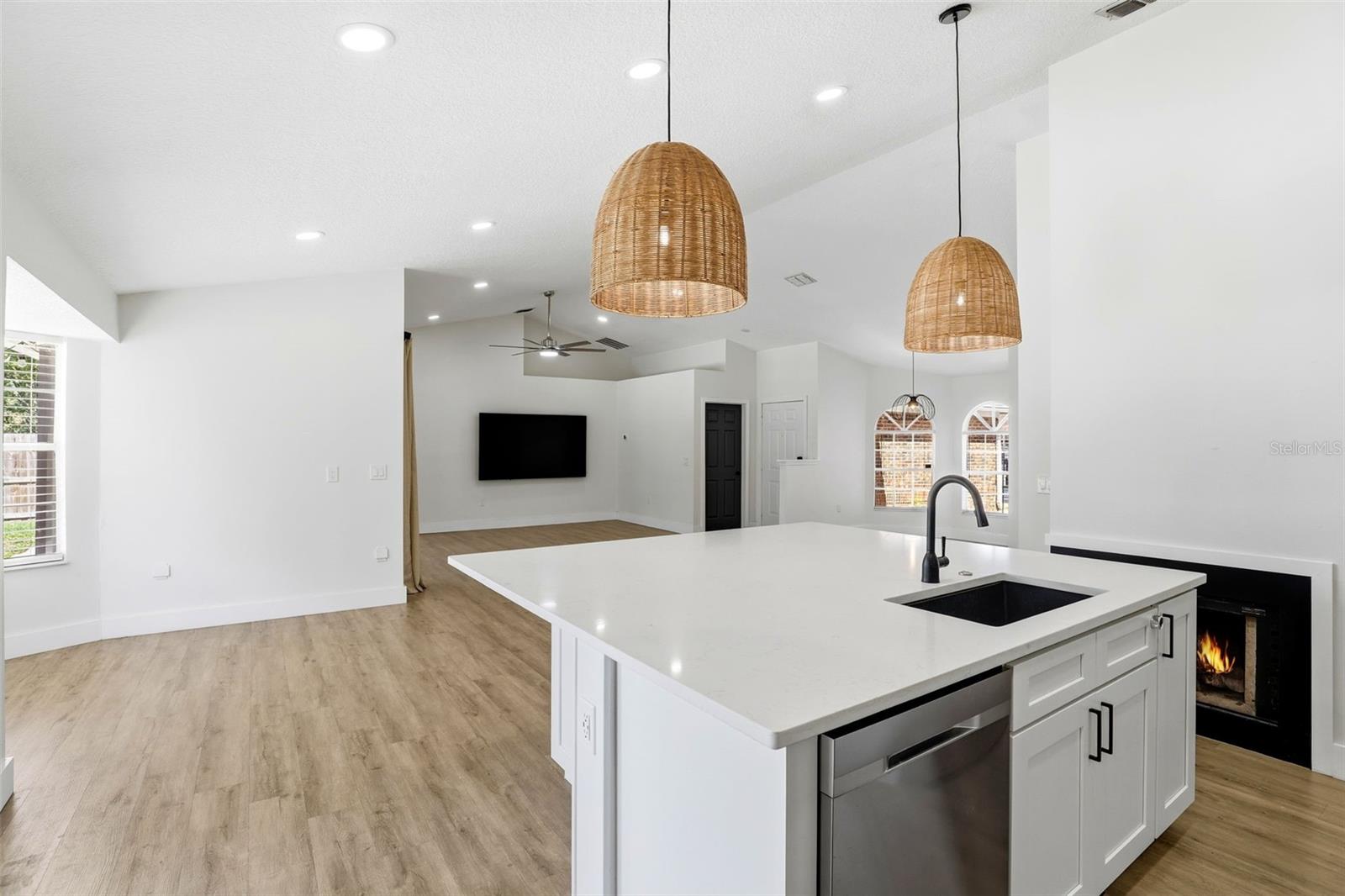 SILVER ROSE PH 02 - Residential