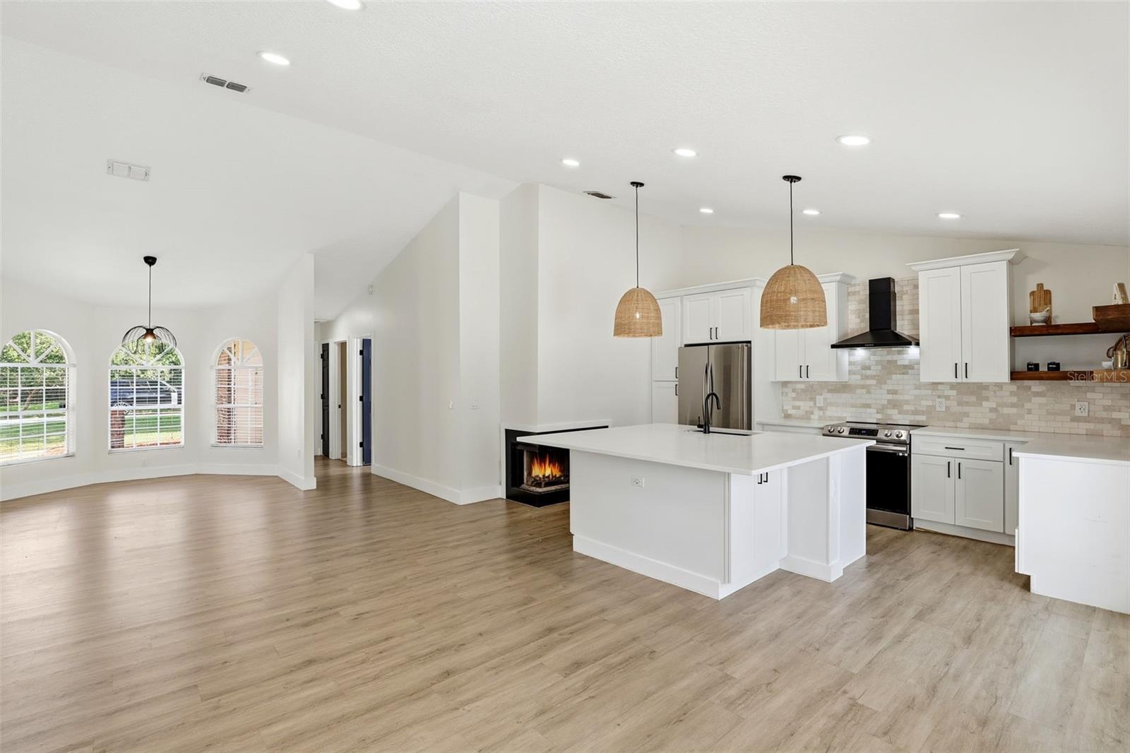 SILVER ROSE PH 02 - Residential