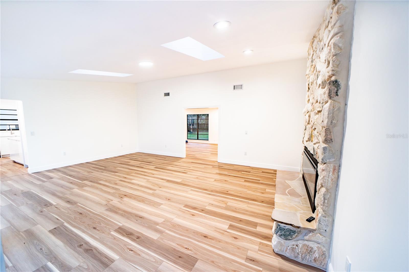 OAK CENTRE - Residential