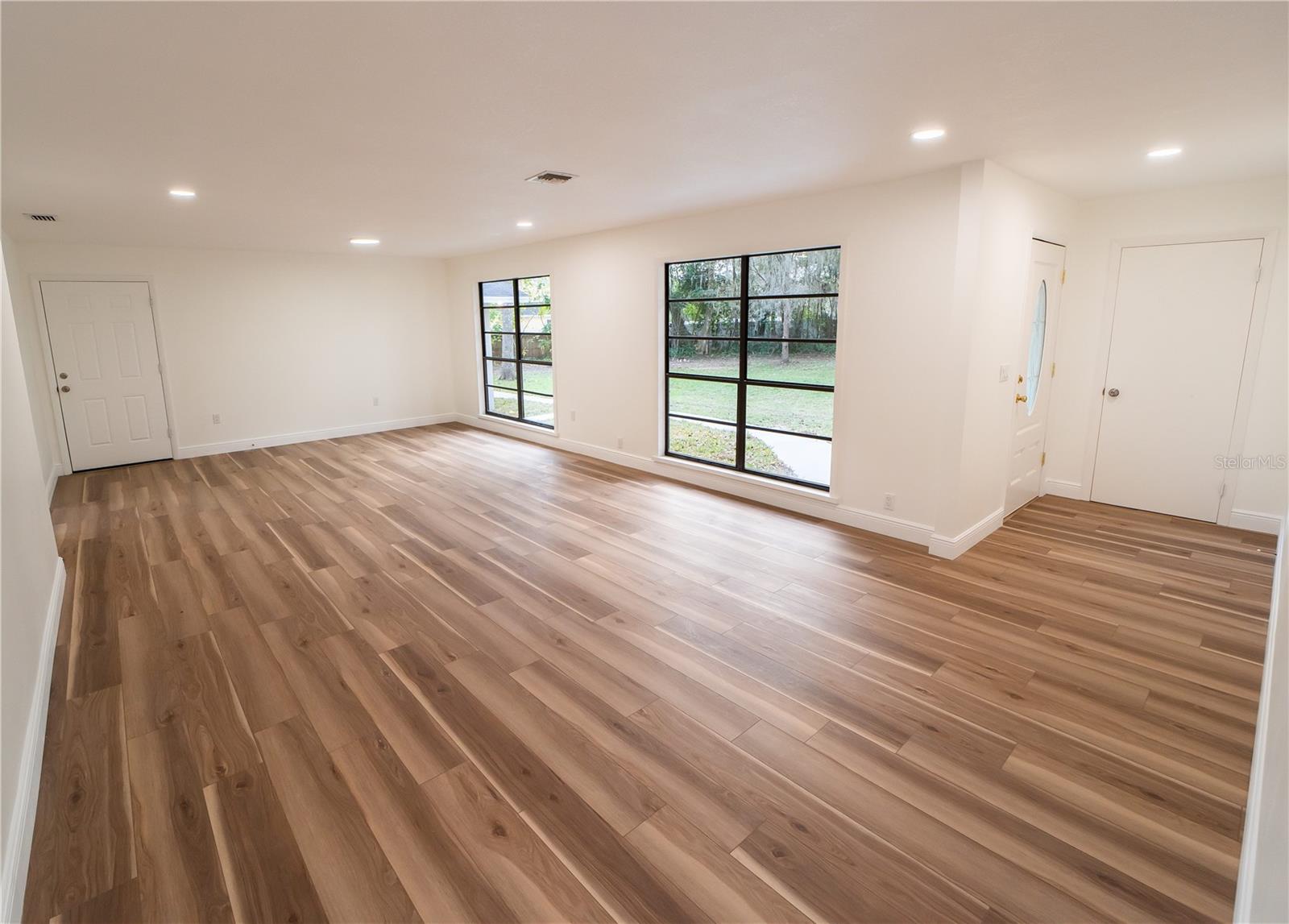 OAK CENTRE - Residential