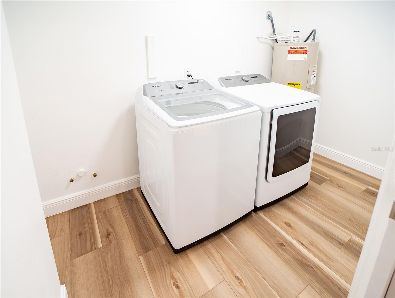 OAK CENTRE - Residential