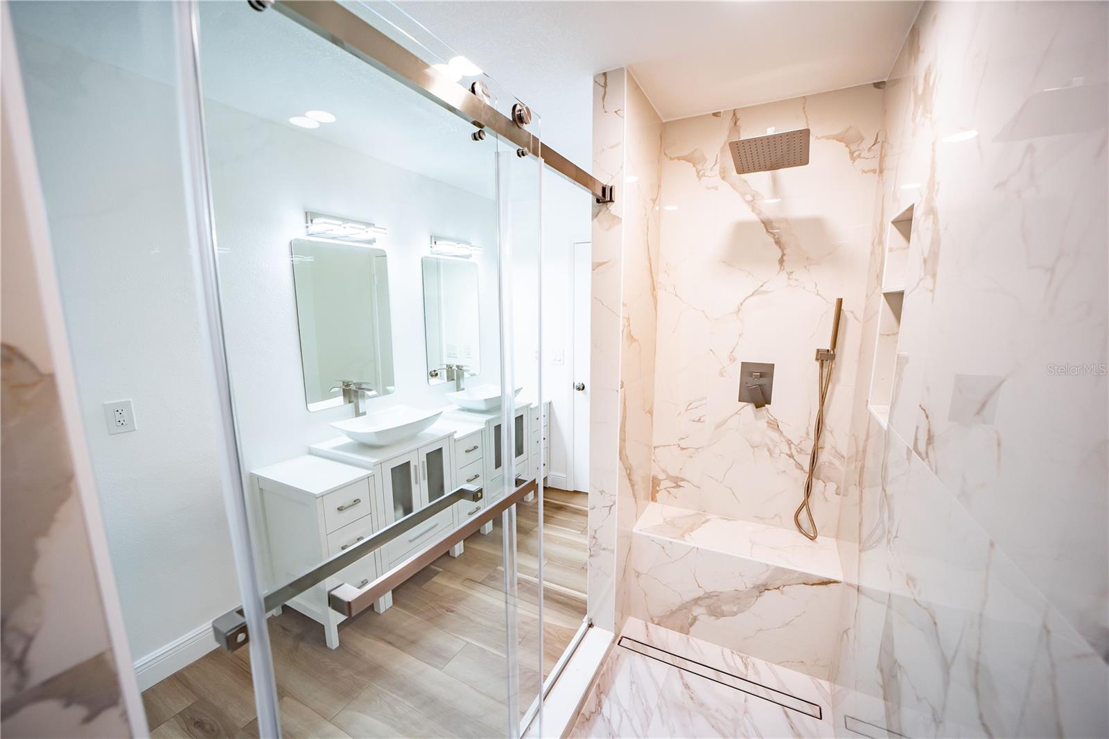 OAK CENTRE - Residential