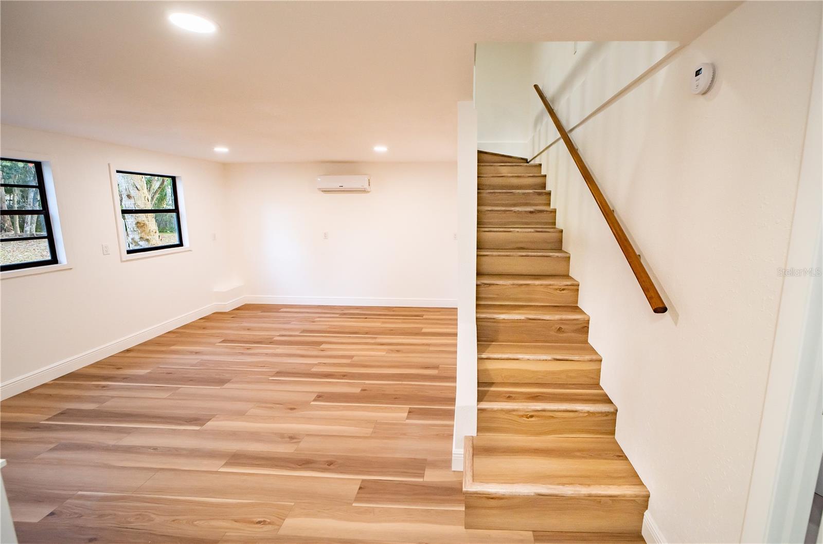 OAK CENTRE - Residential