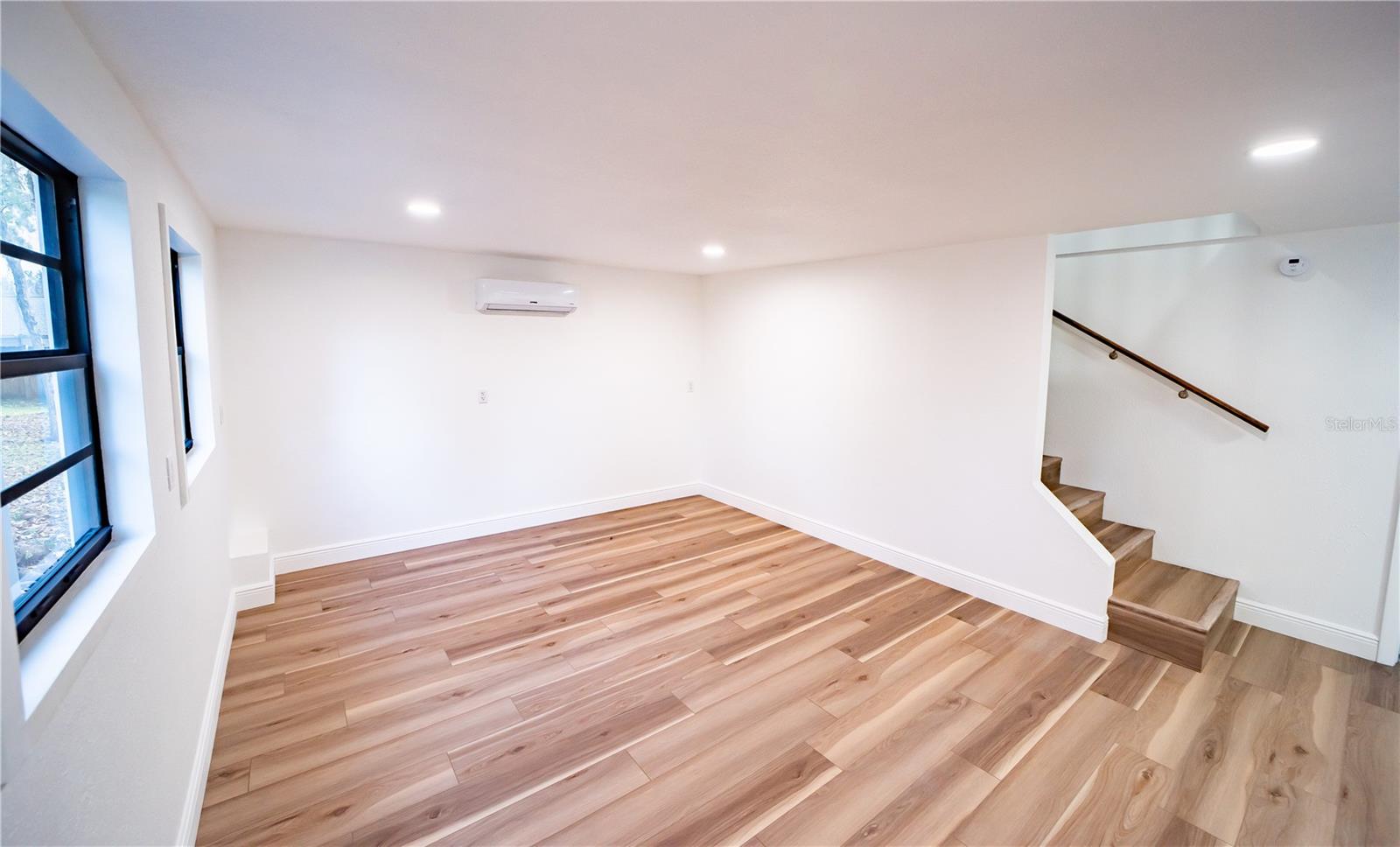 OAK CENTRE - Residential