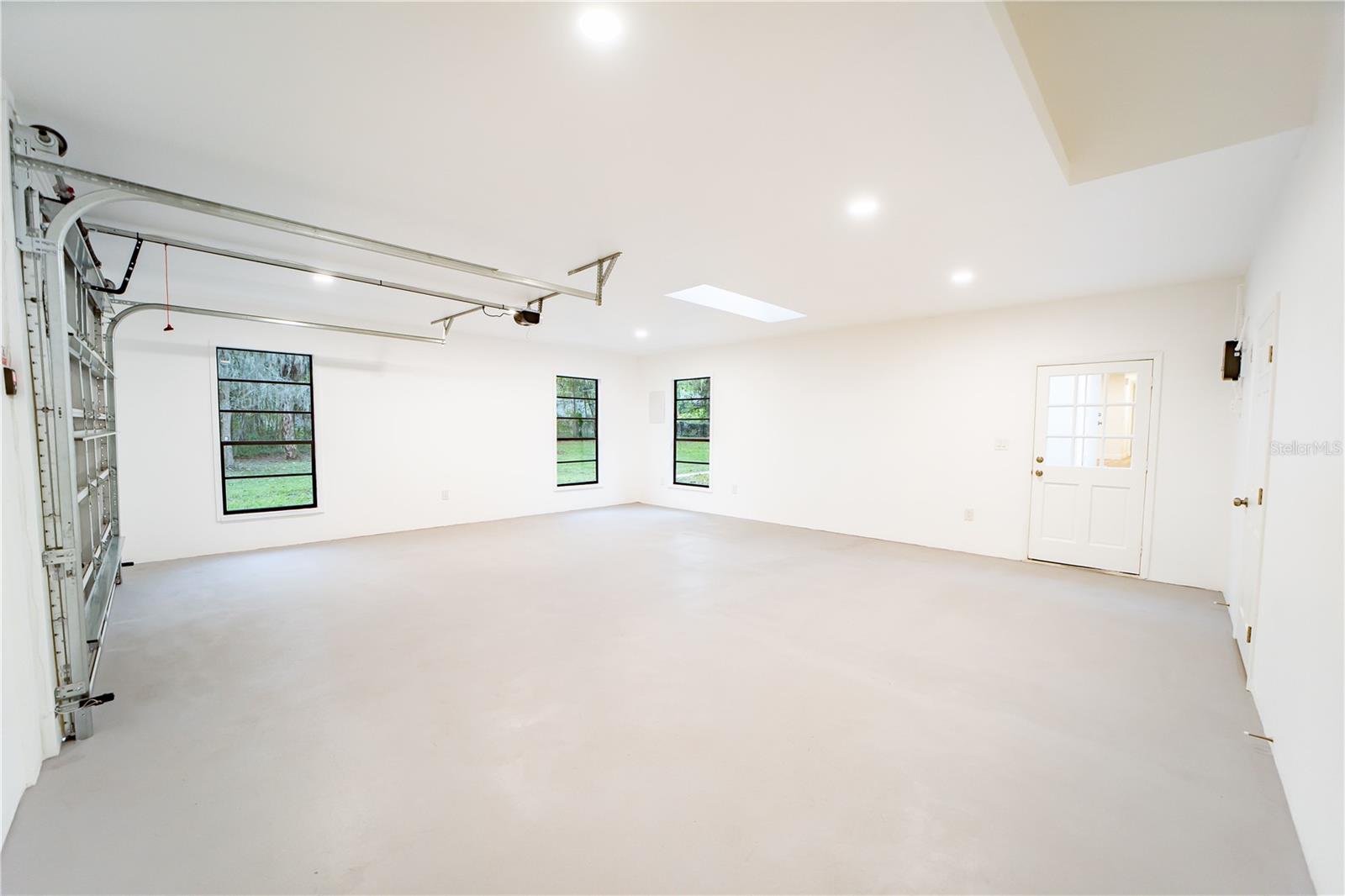 OAK CENTRE - Residential