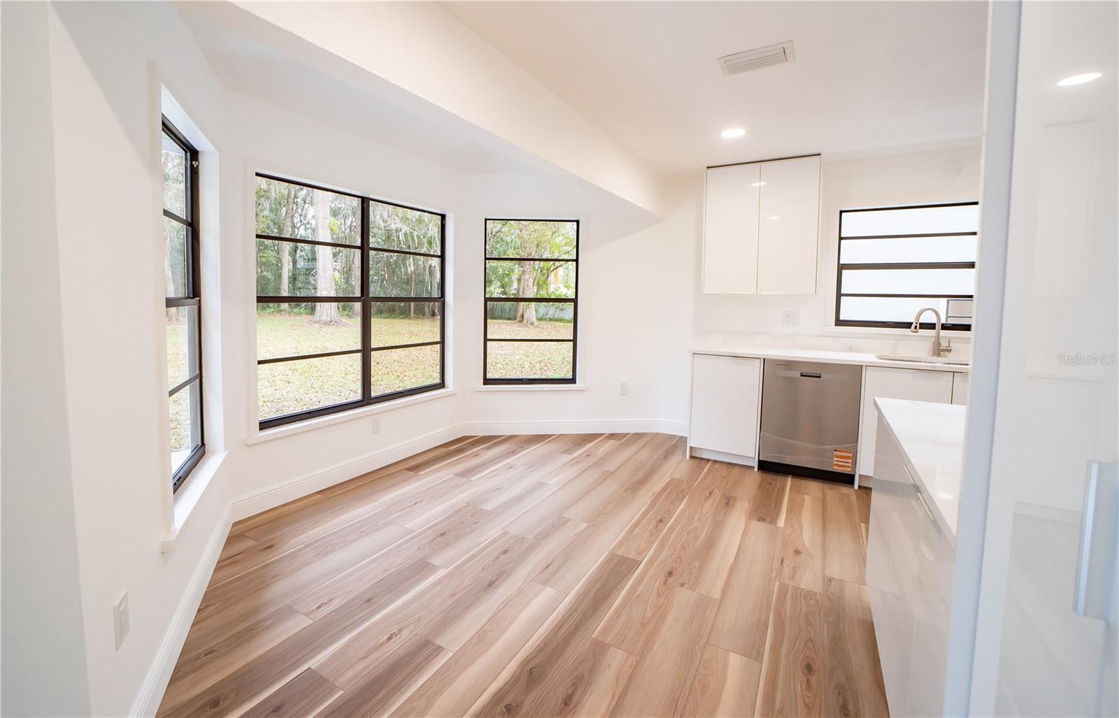 OAK CENTRE - Residential