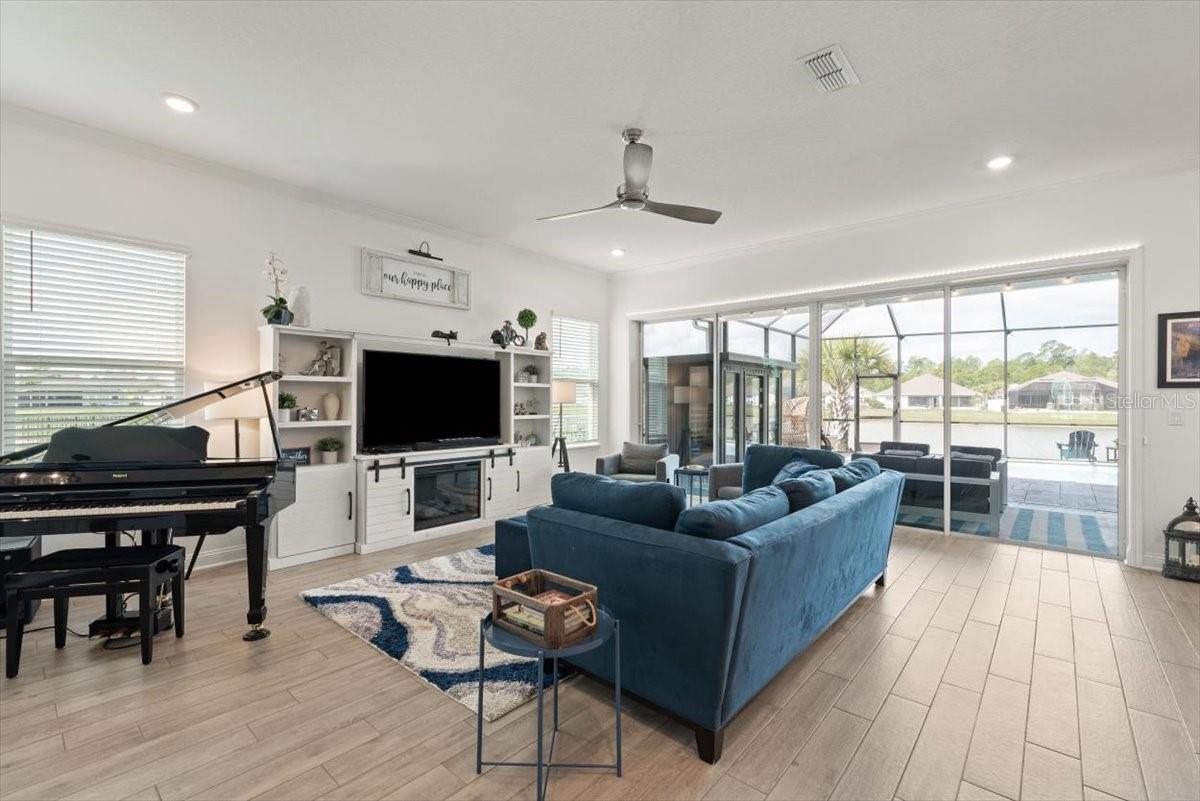 ROCK SPRINGS FARMS - Residential