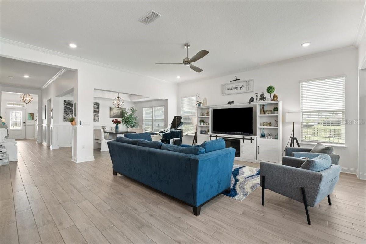 ROCK SPRINGS FARMS - Residential