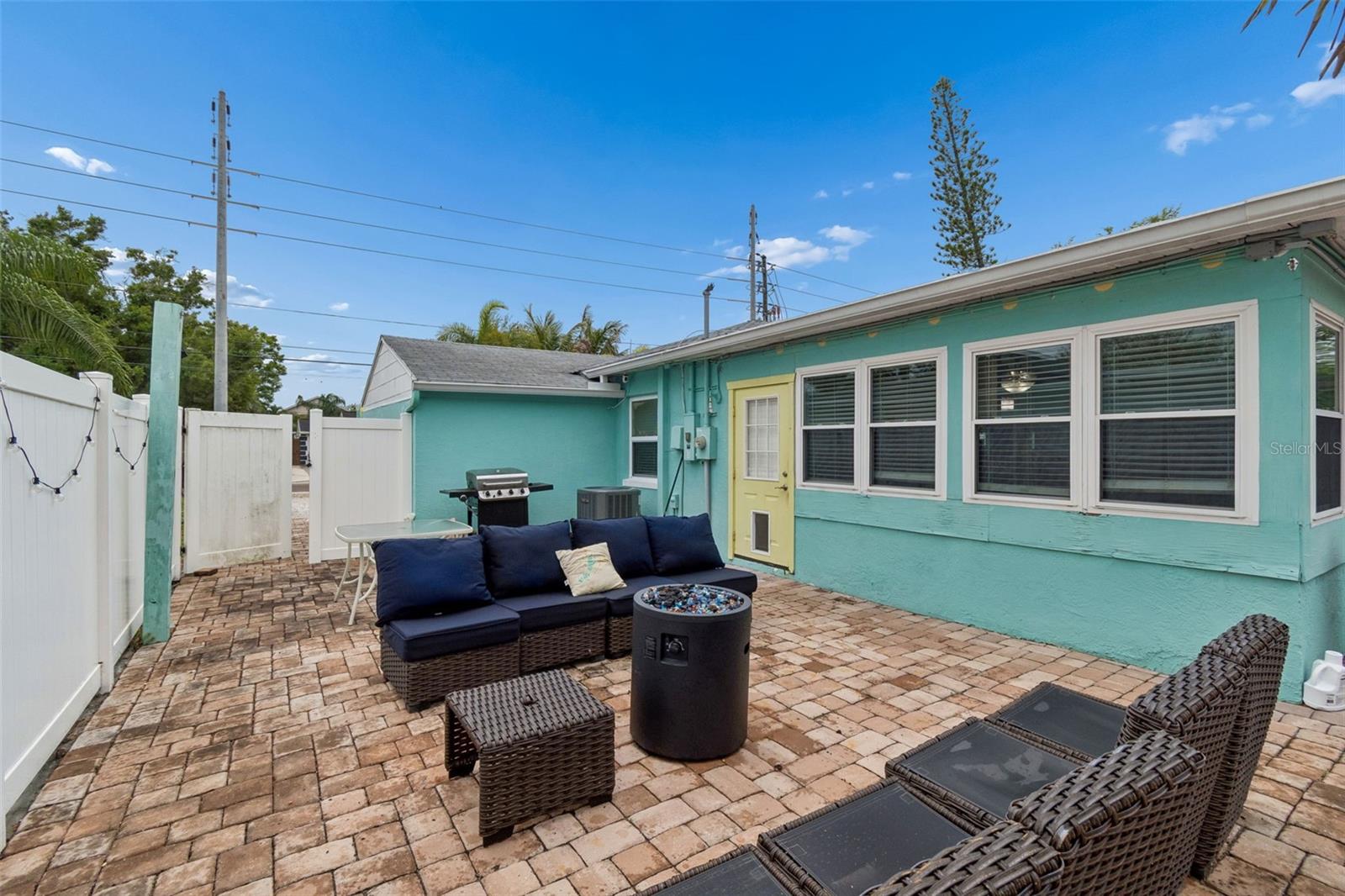 SNELL SHORES - Residential