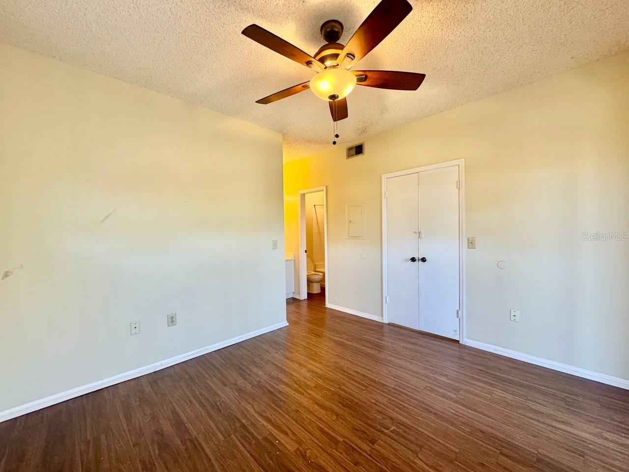 THE LANDINGS OF TAMPA A CONDOM - Residential