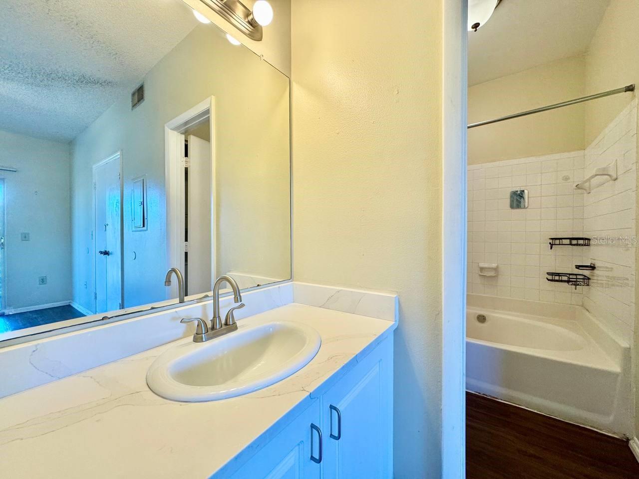 THE LANDINGS OF TAMPA A CONDOM - Residential