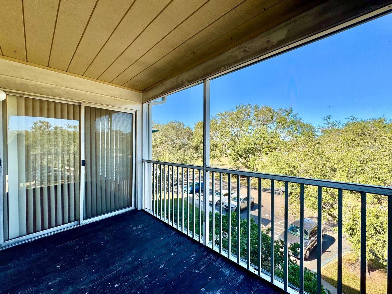 THE LANDINGS OF TAMPA A CONDOM - Residential