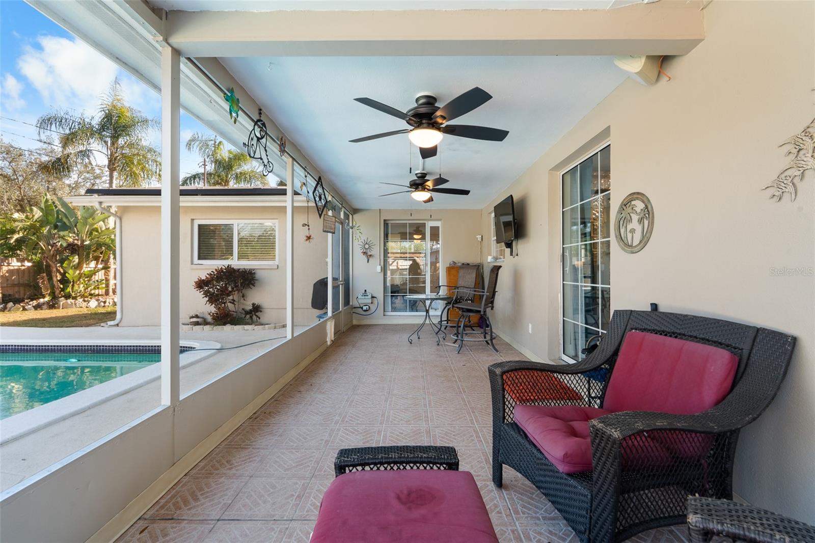 COLLEGE HILL ESTATES - Residential