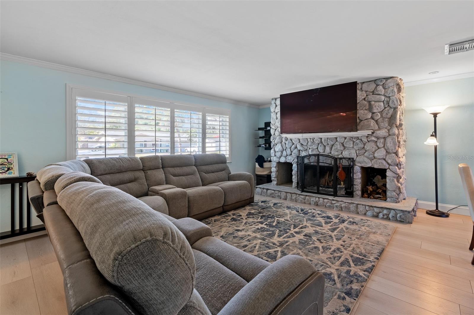 COLLEGE HILL ESTATES - Residential