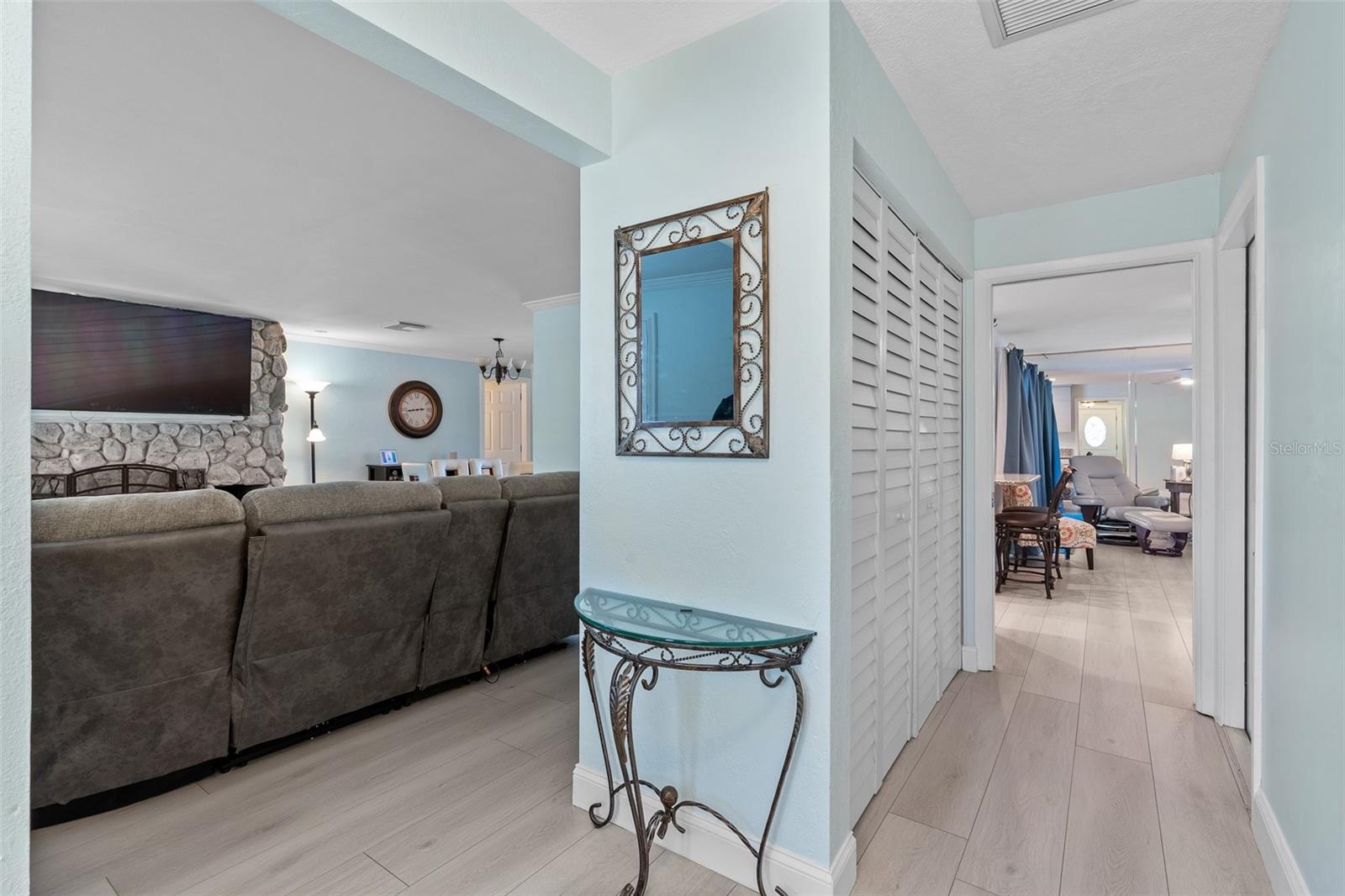 COLLEGE HILL ESTATES - Residential