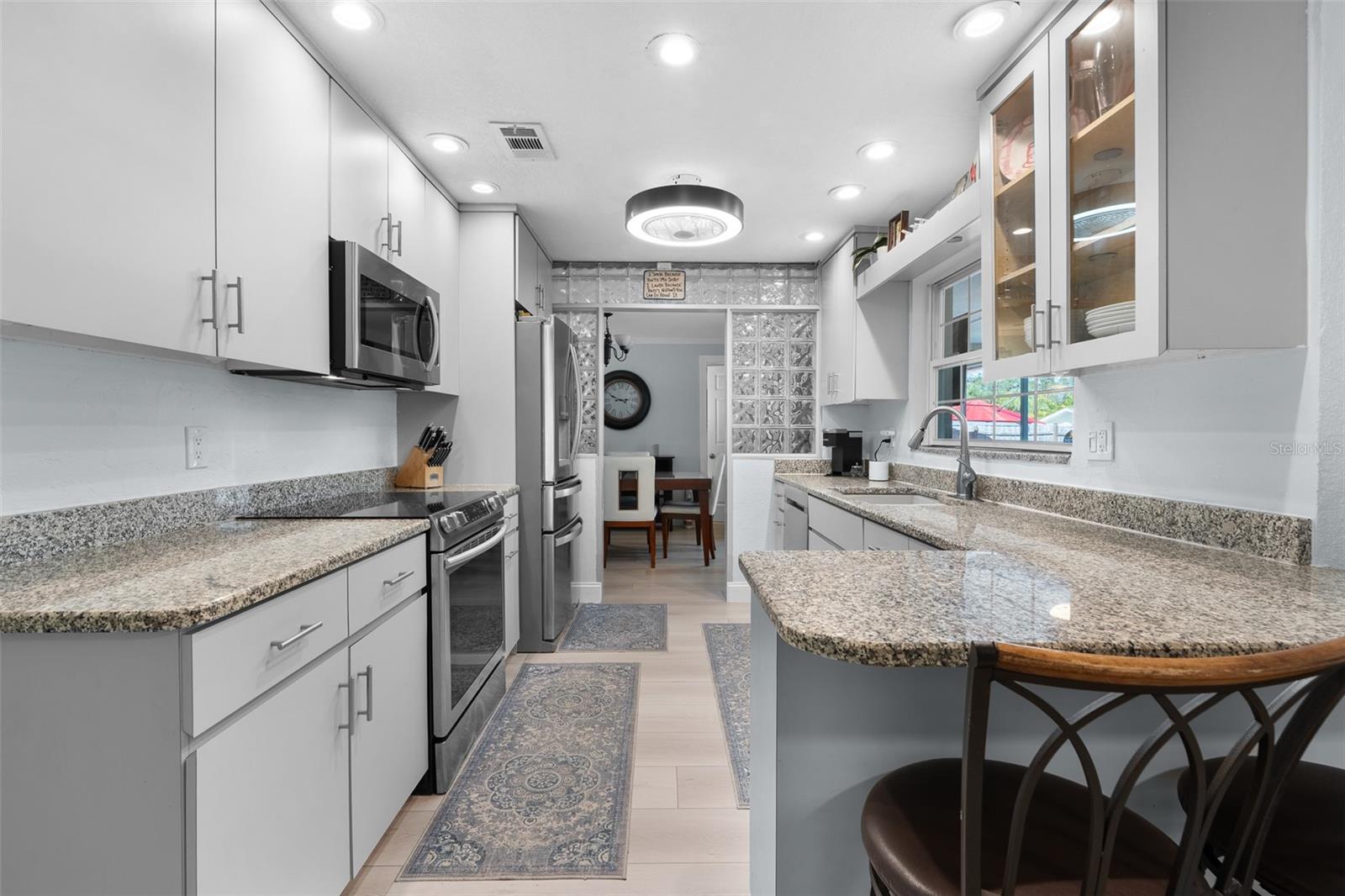 COLLEGE HILL ESTATES - Residential