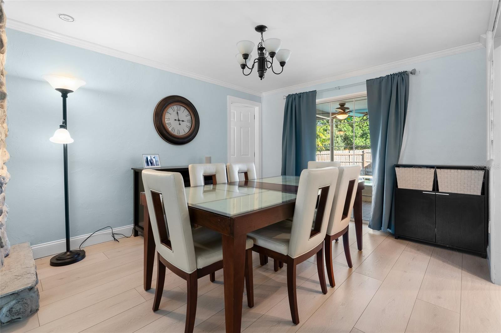 COLLEGE HILL ESTATES - Residential