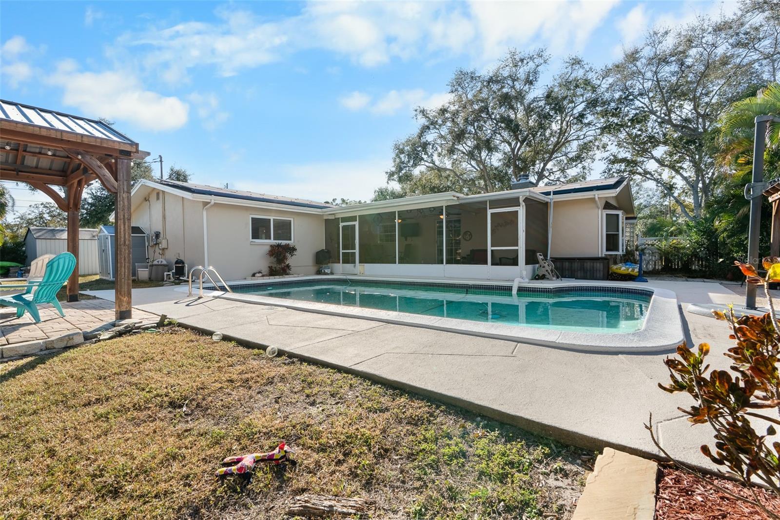 COLLEGE HILL ESTATES - Residential