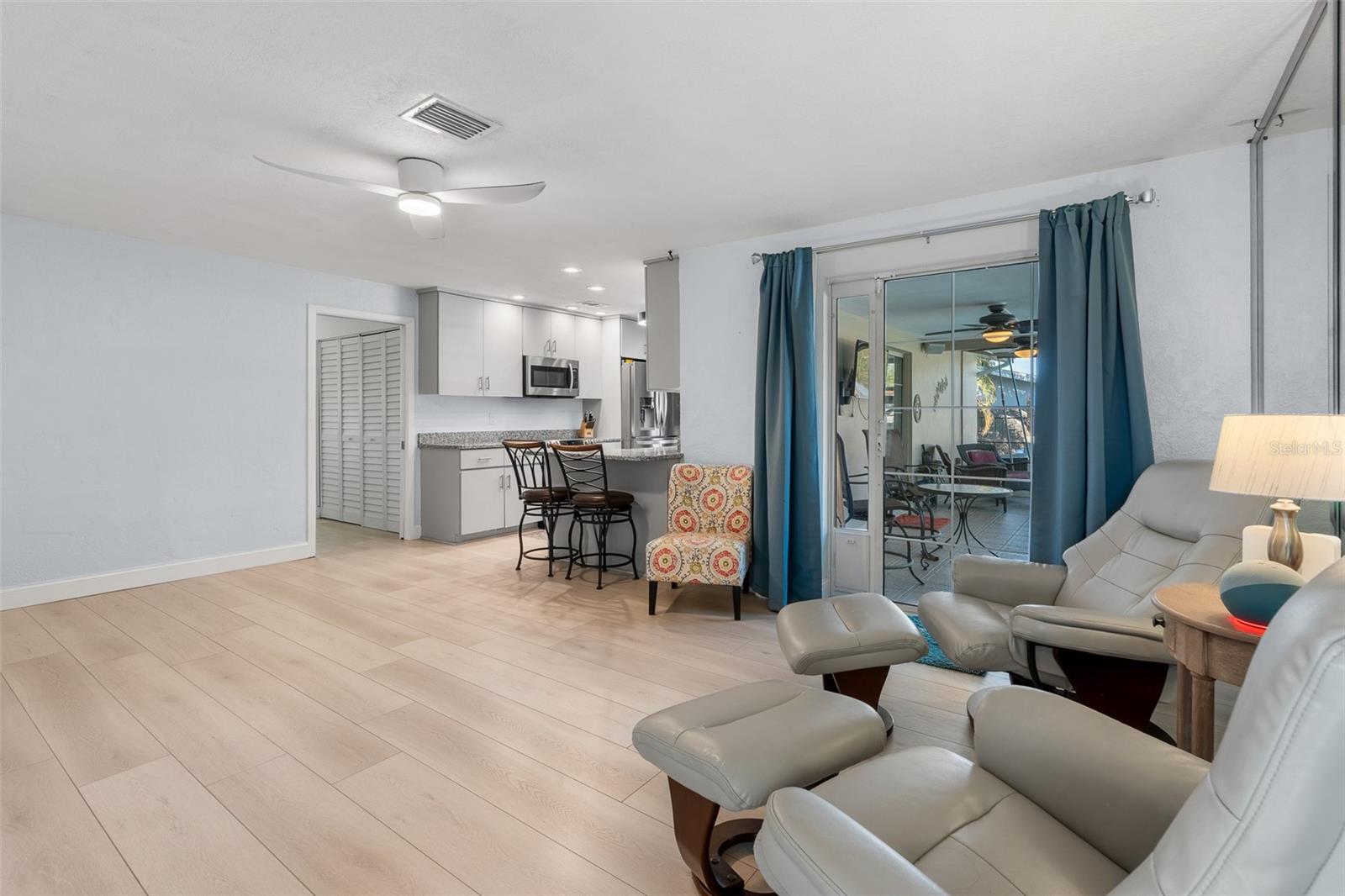 COLLEGE HILL ESTATES - Residential