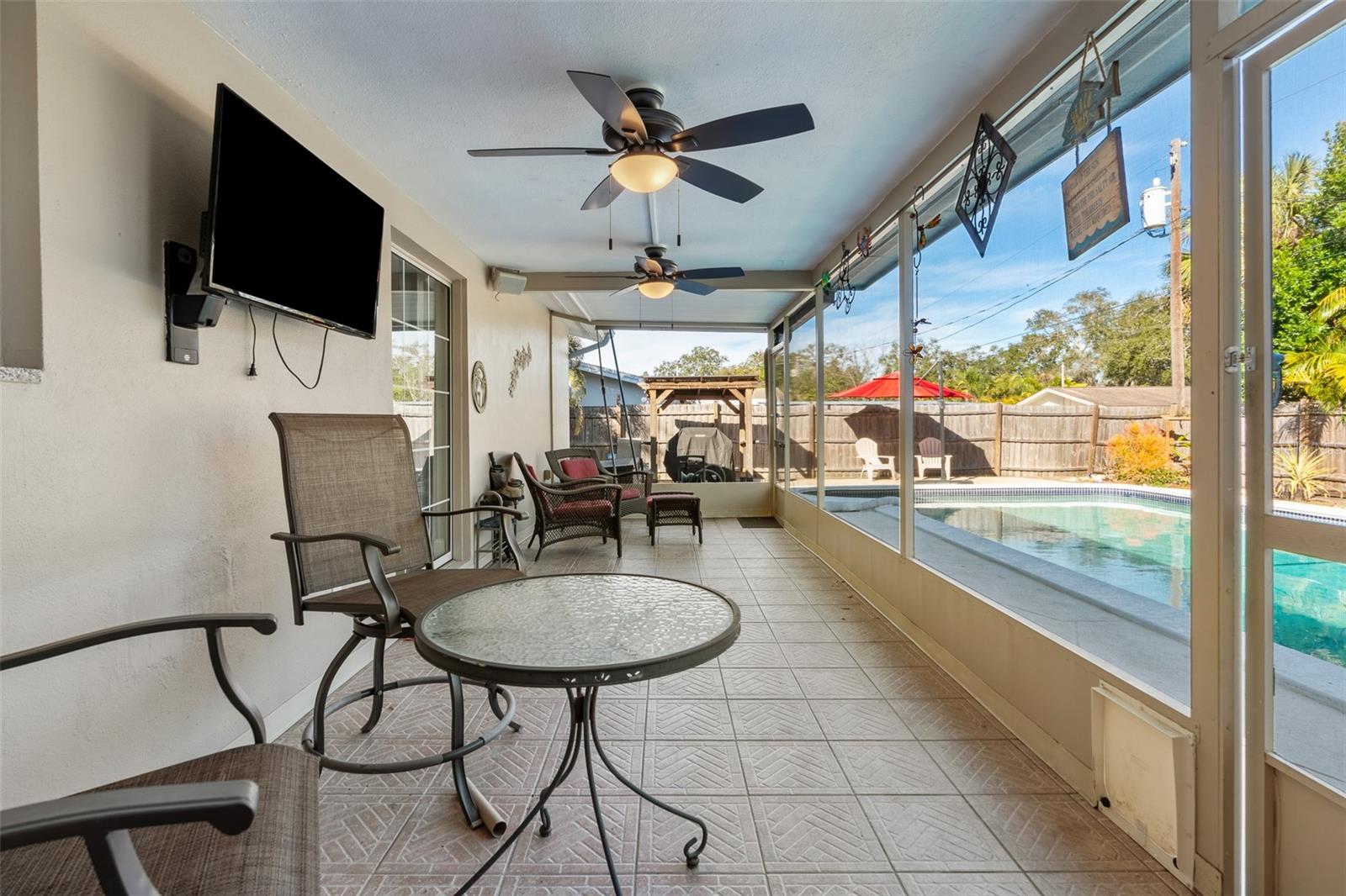 COLLEGE HILL ESTATES - Residential