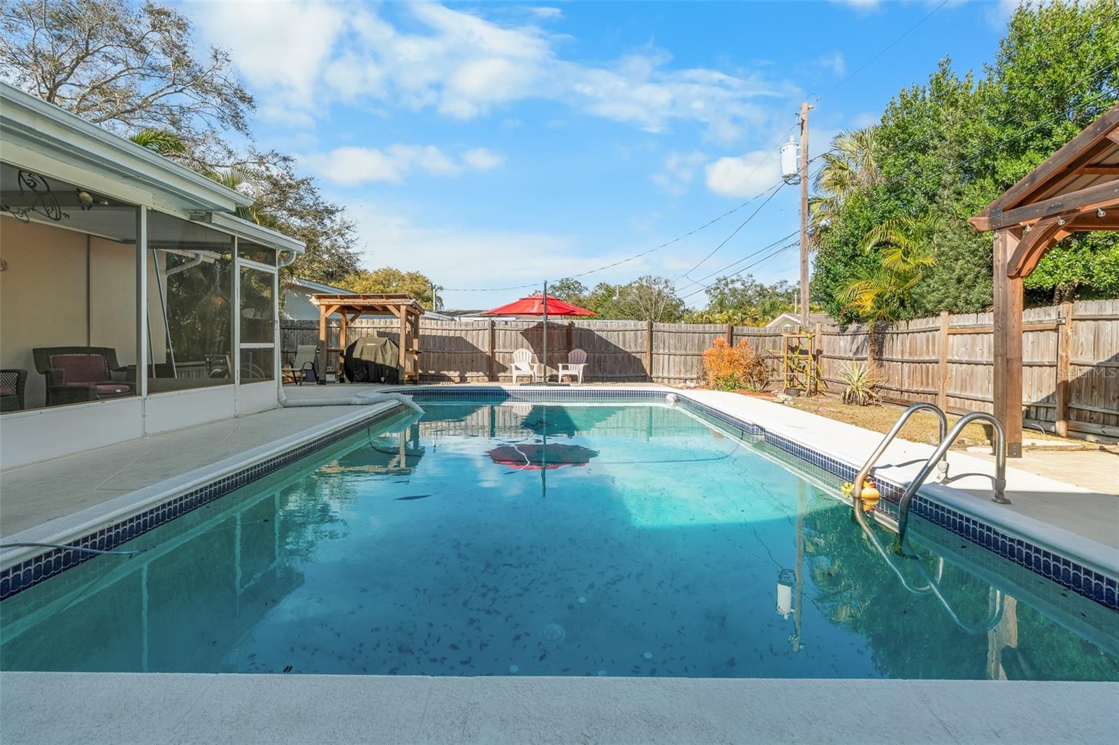 COLLEGE HILL ESTATES - Residential