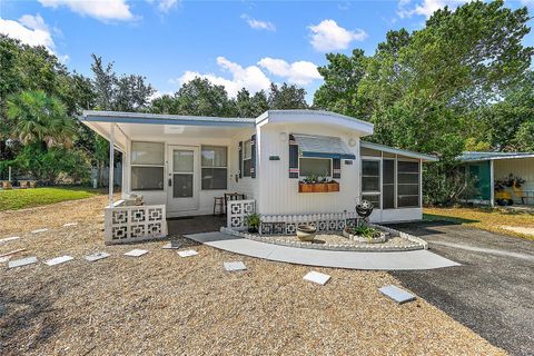 Photo of 11750 Hickory Lane, Tavares, FL 32778 (MLS # G5097575)