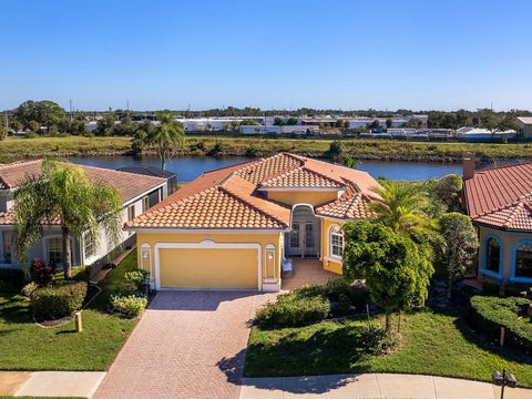 Photo of 202 Rio Terra, Venice, FL 34285 (MLS # N6146225)
