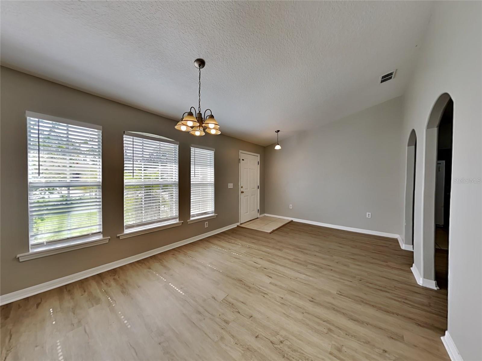 1212 WAHNETA COURT