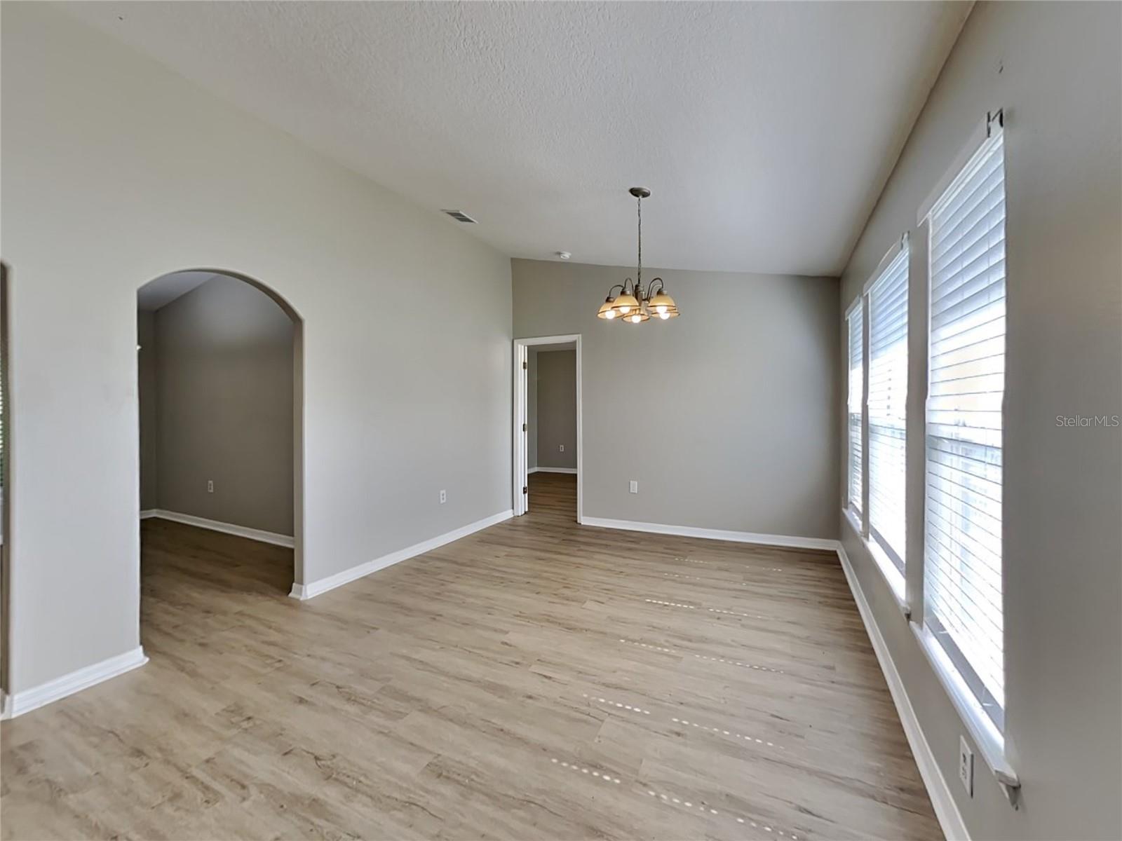 1212 WAHNETA COURT
