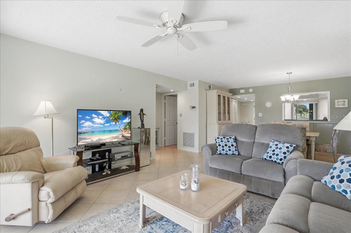 WESTBAY POINT & MOORINGS II - Residential