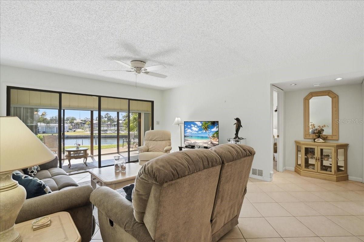 WESTBAY POINT & MOORINGS II - Residential
