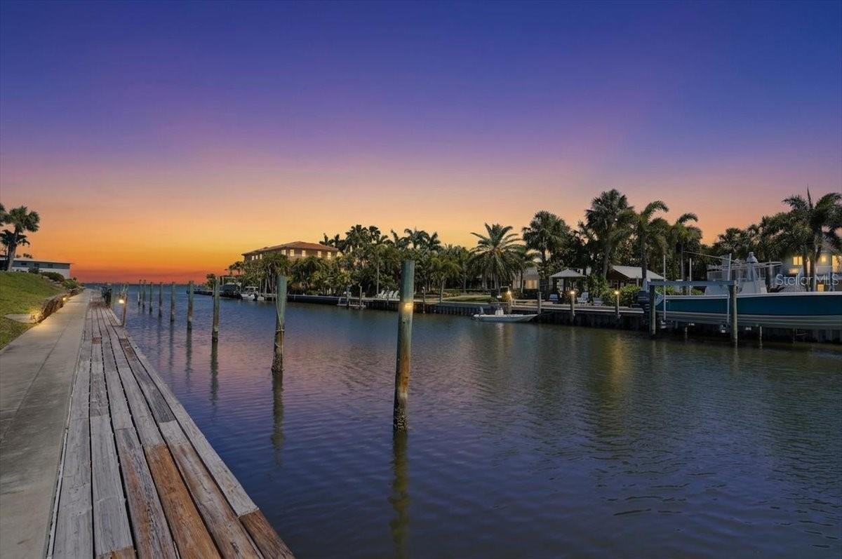WESTBAY POINT & MOORINGS II - Residential