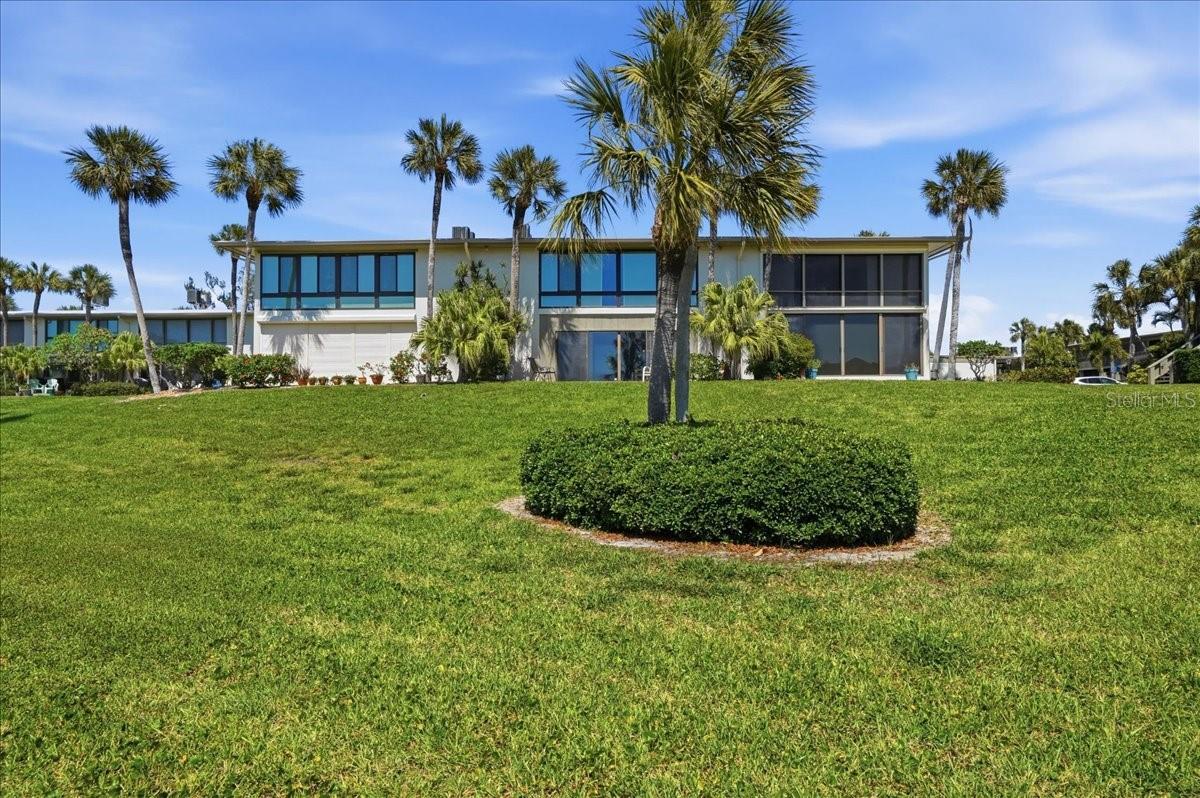 WESTBAY POINT & MOORINGS II - Residential