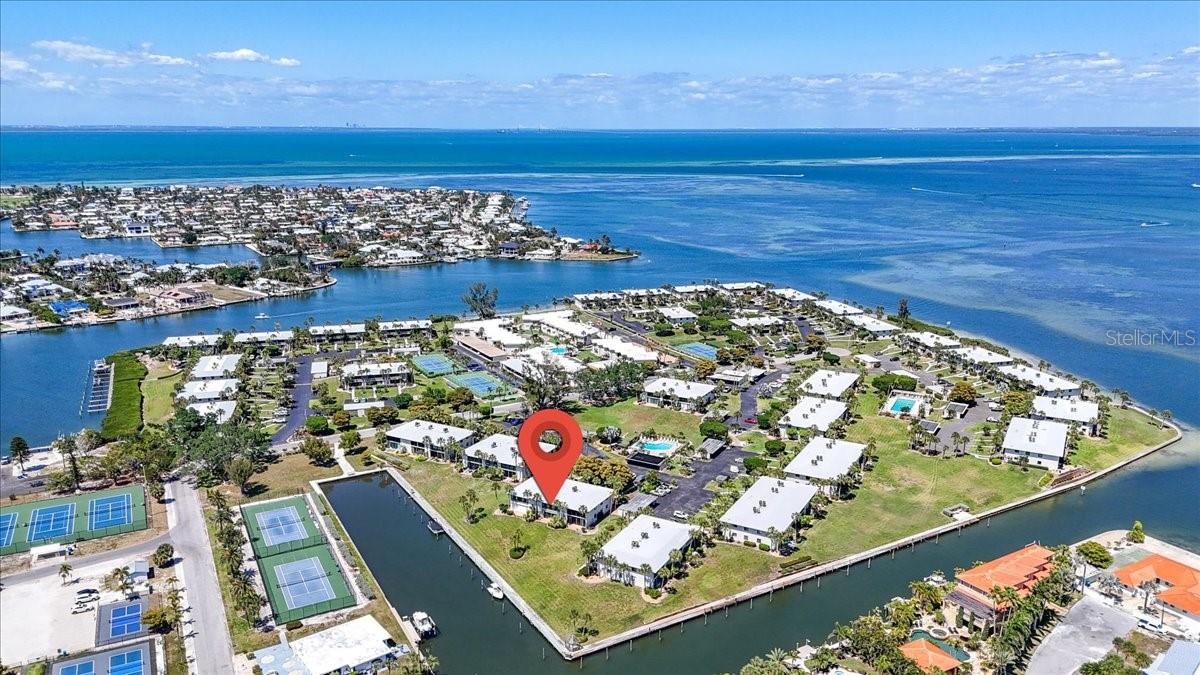 WESTBAY POINT & MOORINGS II - Residential