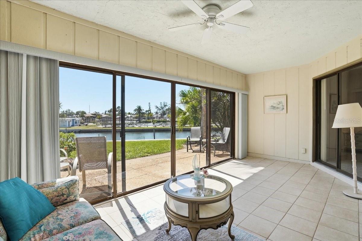WESTBAY POINT & MOORINGS II - Residential