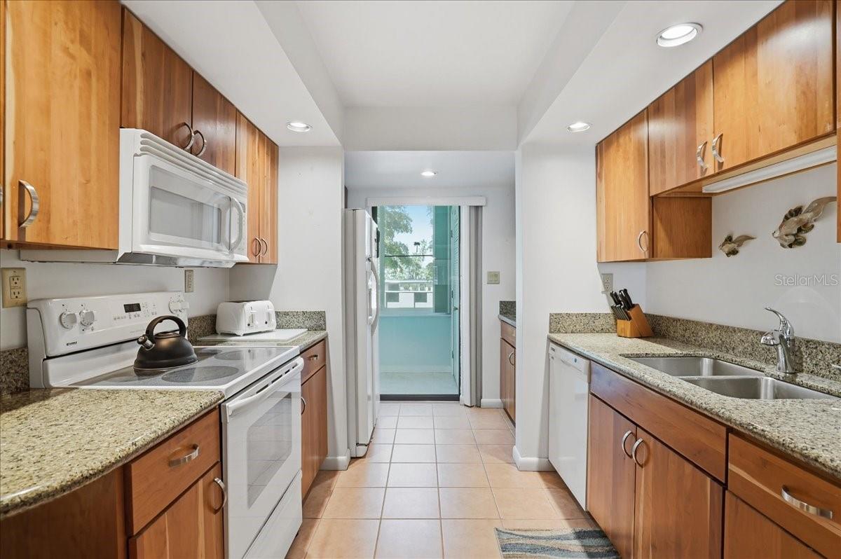 WESTBAY POINT & MOORINGS II - Residential
