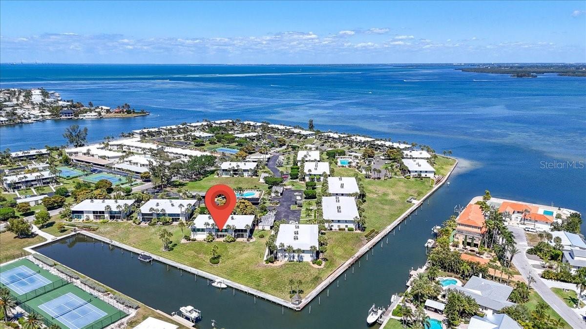 WESTBAY POINT & MOORINGS II - Residential