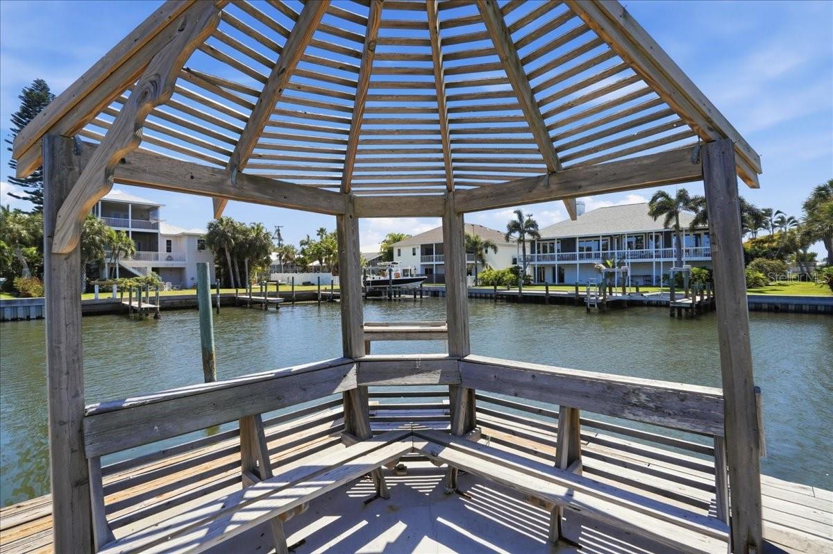 WESTBAY POINT & MOORINGS II - Residential