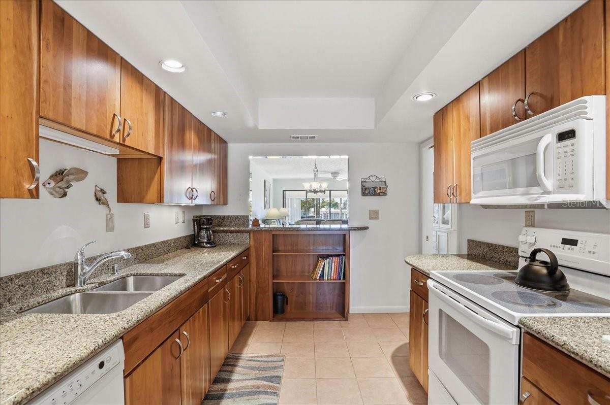 WESTBAY POINT & MOORINGS II - Residential