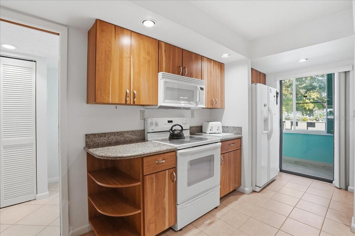 WESTBAY POINT & MOORINGS II - Residential