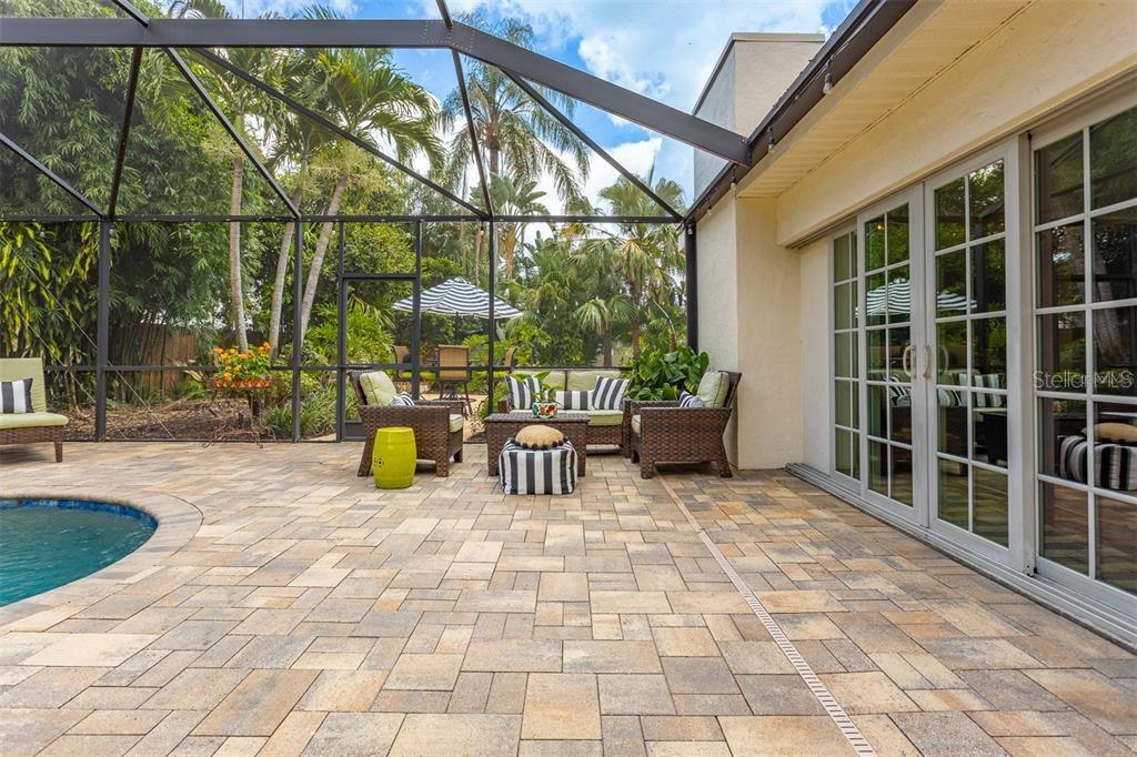 ALLENDALE TERRACE BLKS A-B-1-2-3-4-5-6 - Residential