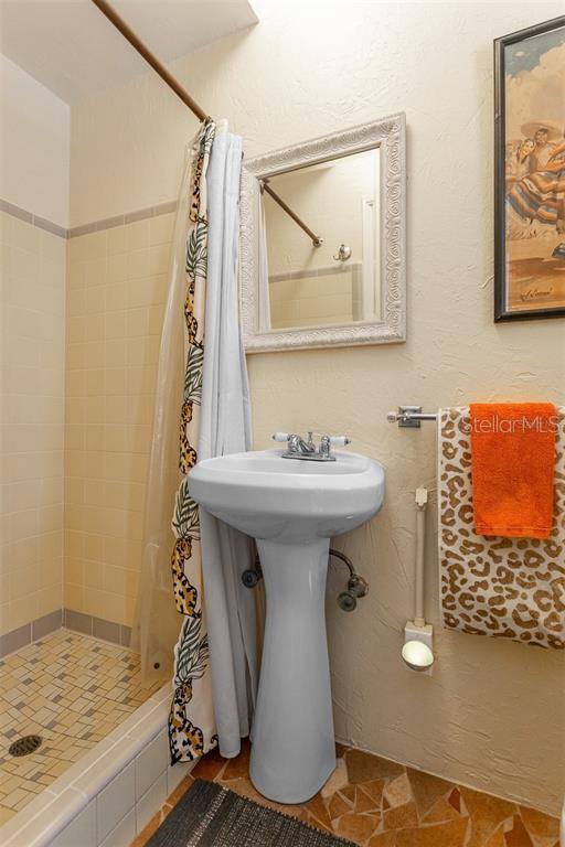 ALLENDALE TERRACE BLKS A-B-1-2-3-4-5-6 - Residential