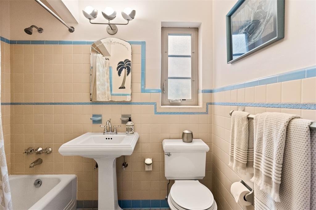 ALLENDALE TERRACE BLKS A-B-1-2-3-4-5-6 - Residential