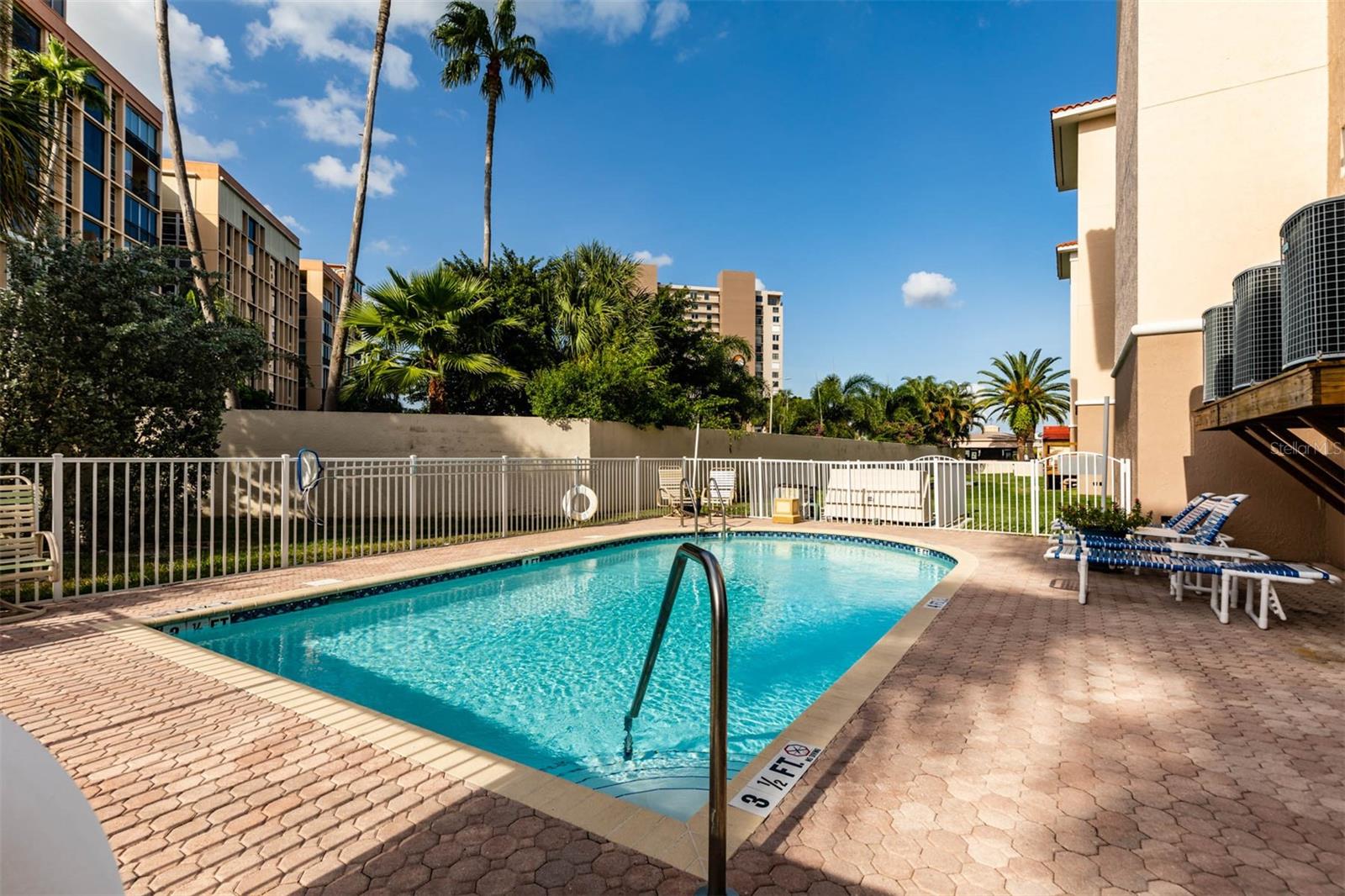 PASADENA POINTE I CONDO - Residential