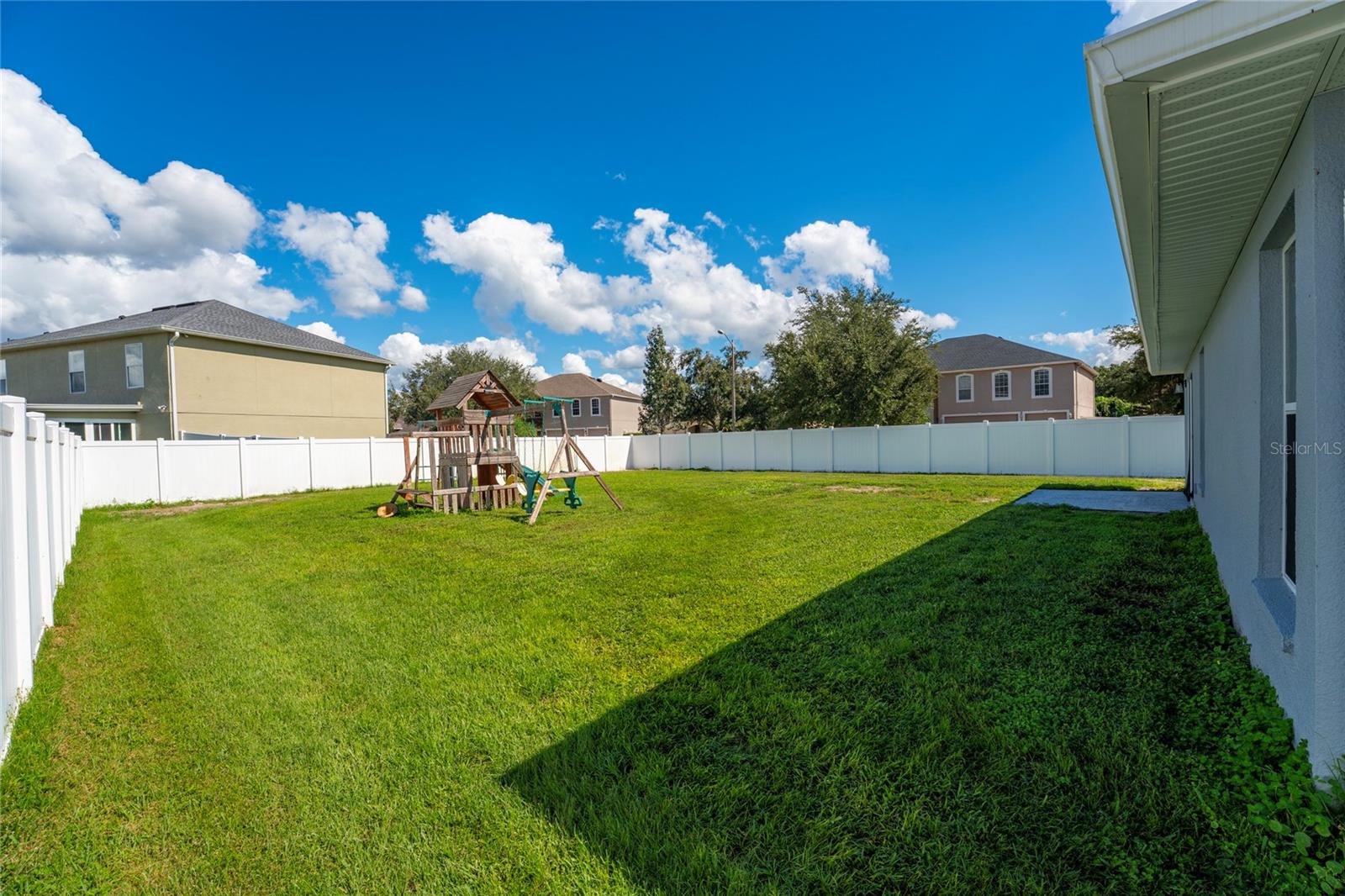 4106 LONGWORTH LOOP