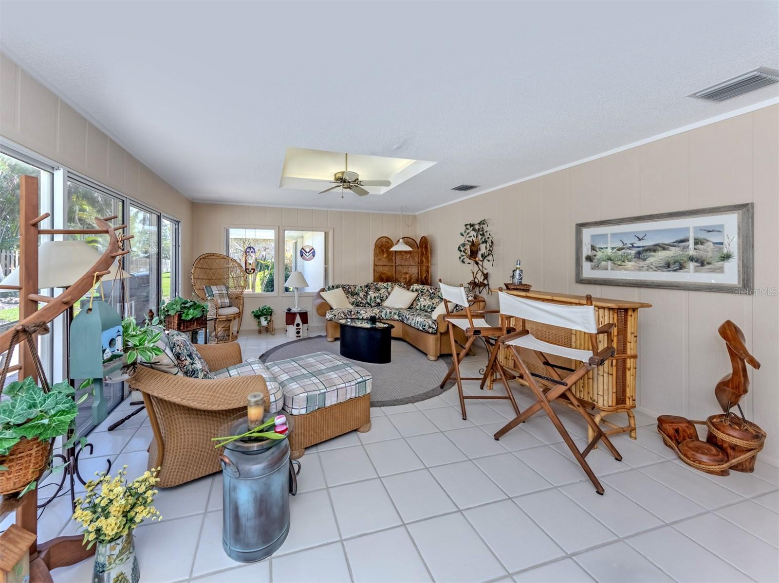 FOUR BAYS - Residential