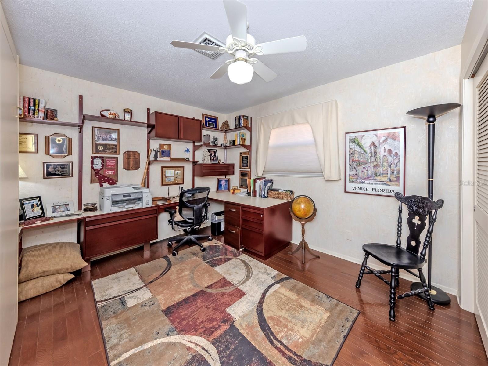 FOUR BAYS - Residential