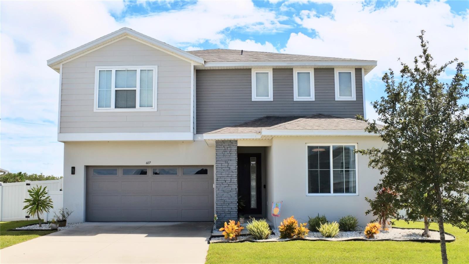 Spacious 4BR + Bonus & Flex area | 2.5BA | 2,791 Sq Ft home built in 2022, tucked away on a cul-de-sac in St. Cloud.
The main level features a spacious bonus room at the front of the home that can easily be enclosed to create a 5th bedroom with the addition of a closet. The open-concept floor plan provides the perfect setting for entertaining, with a bright and airy living area that flows seamlessly into the kitchen and dining spaces.
Step outside and enjoy the pond views with no rear neighbors from your oversized fenced lot. The backyard provides plenty of space for adding a pool, hosting gatherings, gardening, or simply relaxing in your private outdoor retreat.
Upstairs, you’ll find generously sized bedrooms including a large primary suite with a walk-in closet. A spacious flex area on the second floor offers even more options—whether as a playroom, media space, gym, or second office.
Additional highlights include an HVAC system equipped with a UV air purifier, ample storage throughout, and the benefits of a cul-de-sac location.
Don’t miss the opportunity to own this move-in ready home offering space, privacy, and endless potential in St. Cloud.