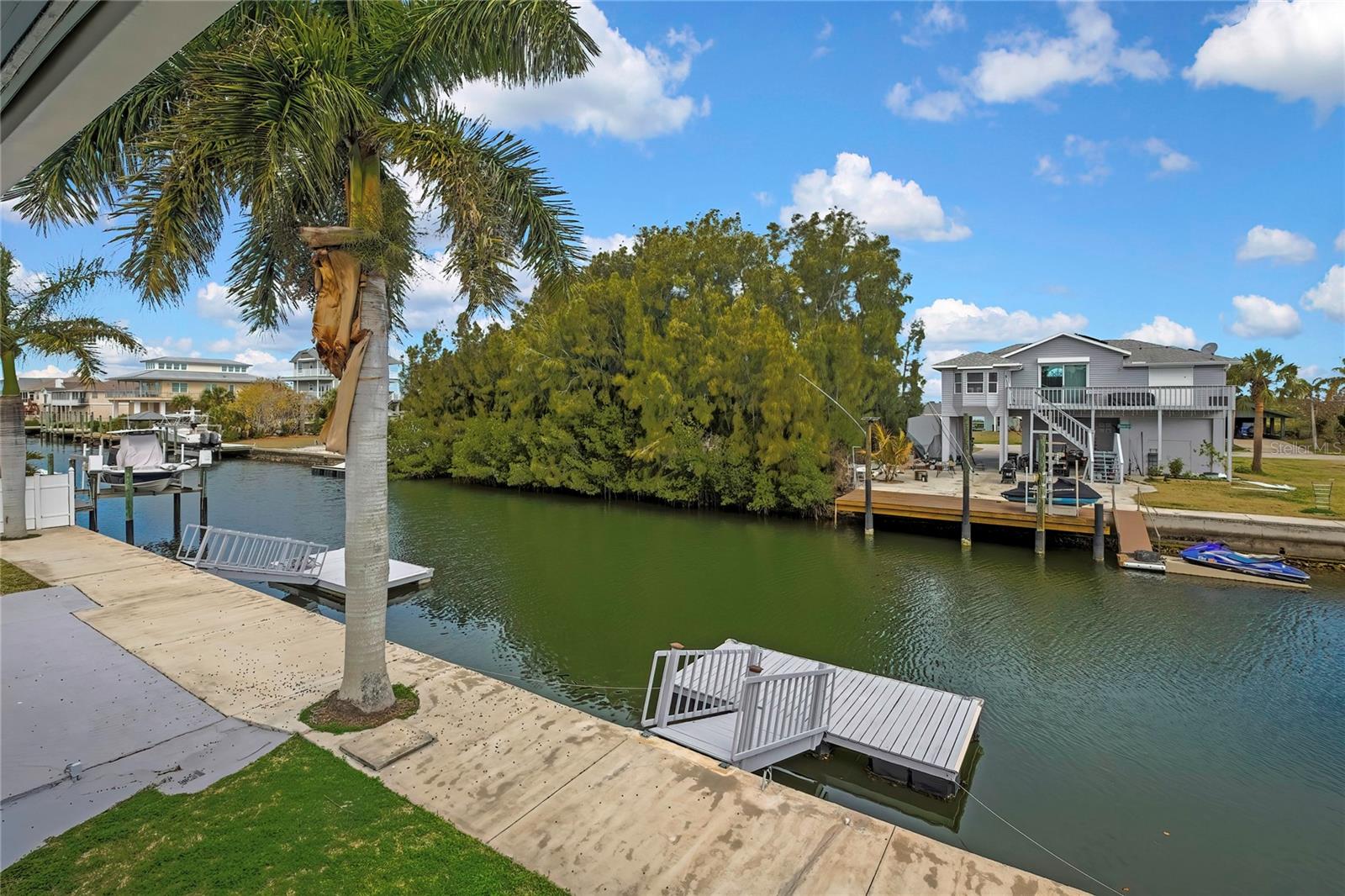 6703 SEAVIEW BOULEVARD