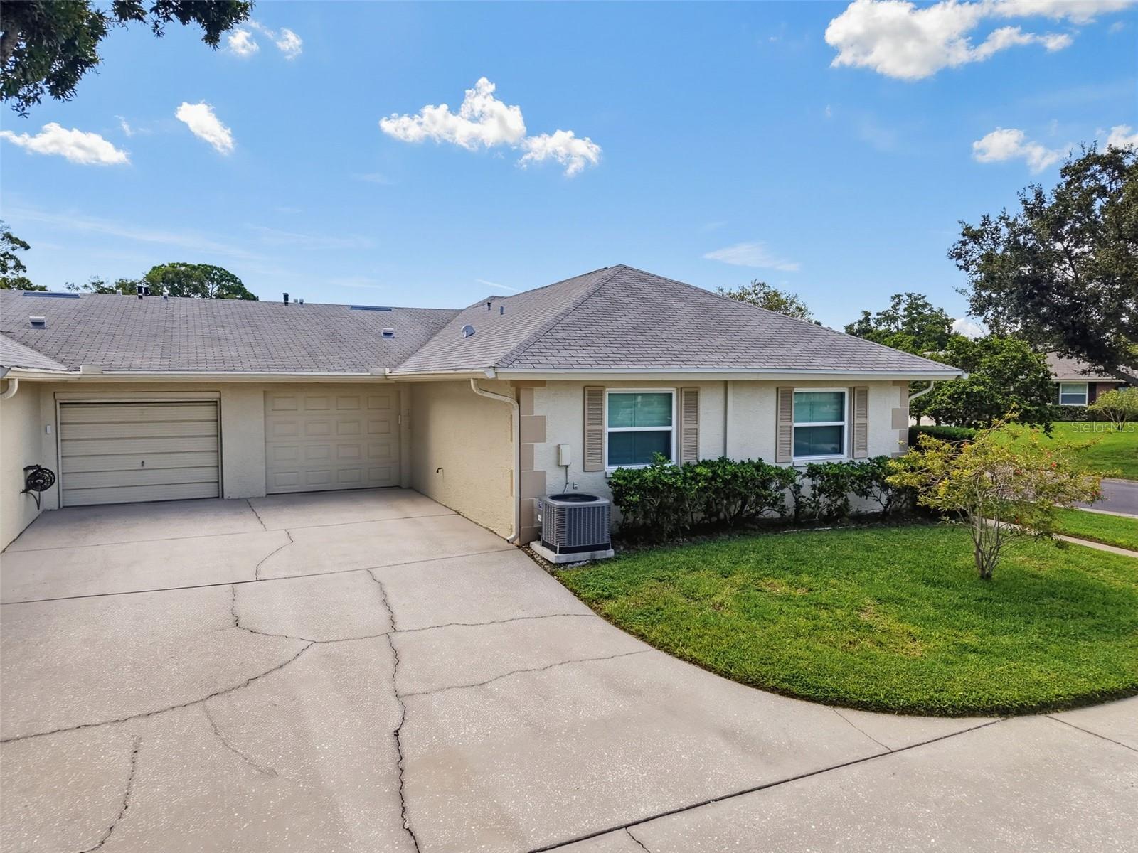 1372 CARLISLE COURT